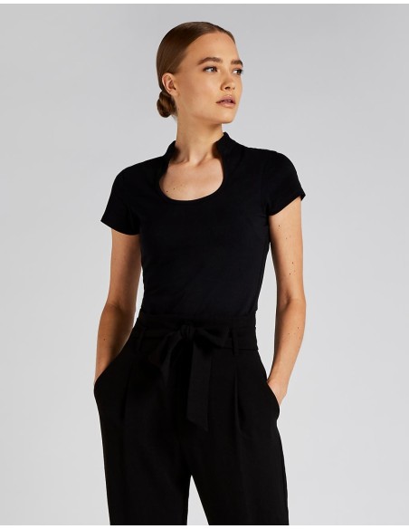 Regular Fit Keyhole Neck Top2