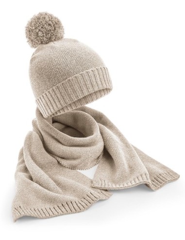 Knitted Scarf and Beanie Gift Set4