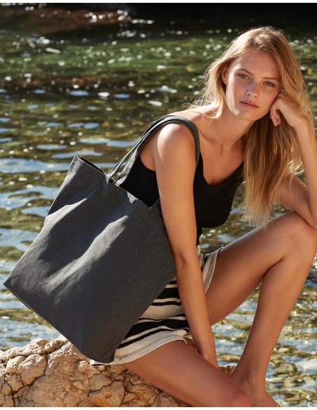 Revive Recycled Maxi Tote3