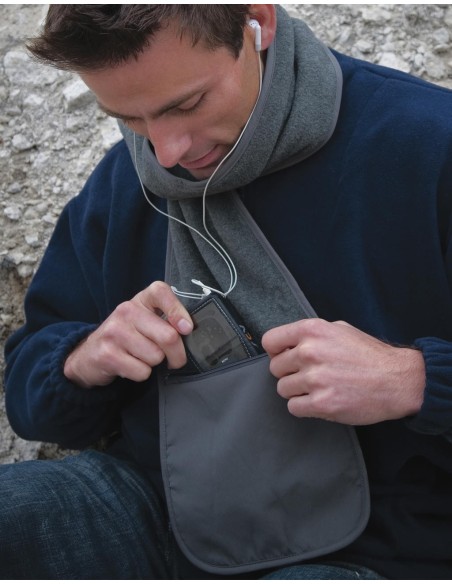 Fleece Scarf with Pocket4